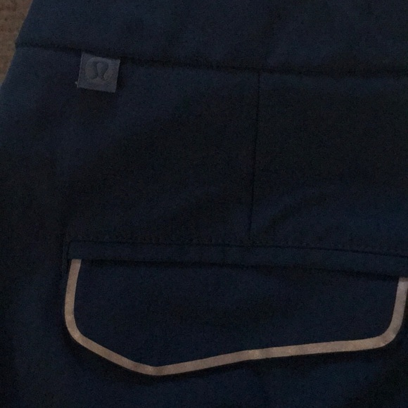 Lululemon Long Story Walking Short Blue Size 2 - Picture 10 of 12